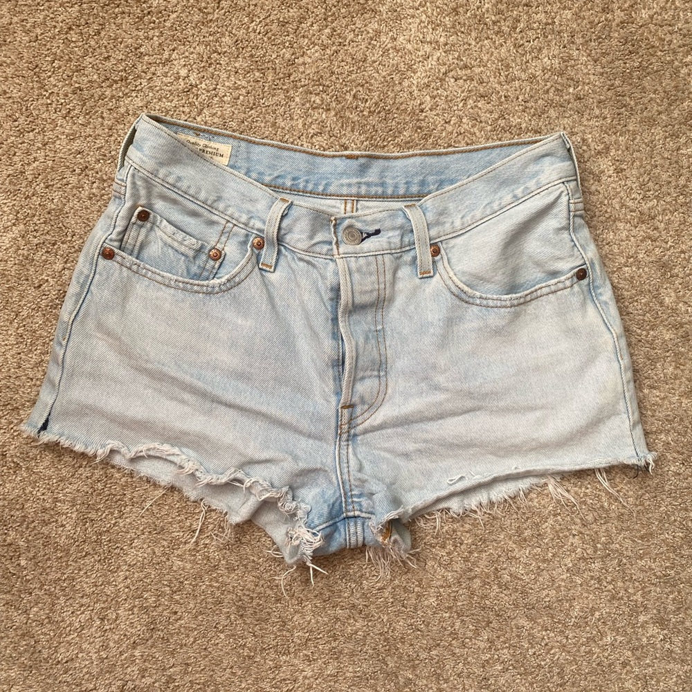 Denim Cut Off Levi Shorts